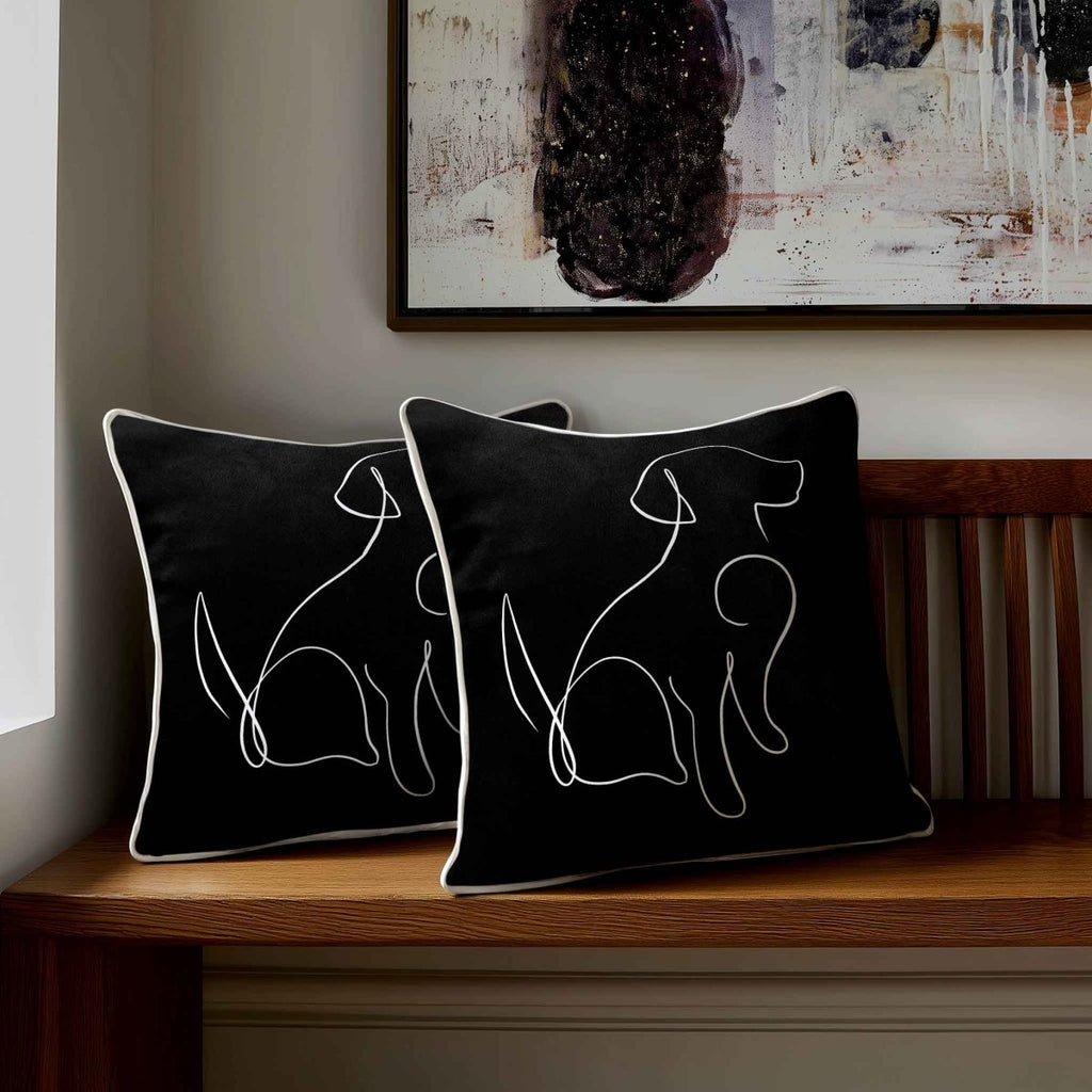 Dog | Sustainable Velvet Cushion - Black & White 40 x 40 cm Standard by Izabela Peters