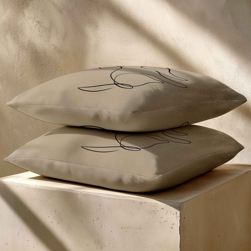 Dog | Sustainable Velvet Cushion - Taupe 40 x 40 cm Standard by Izabela Peters