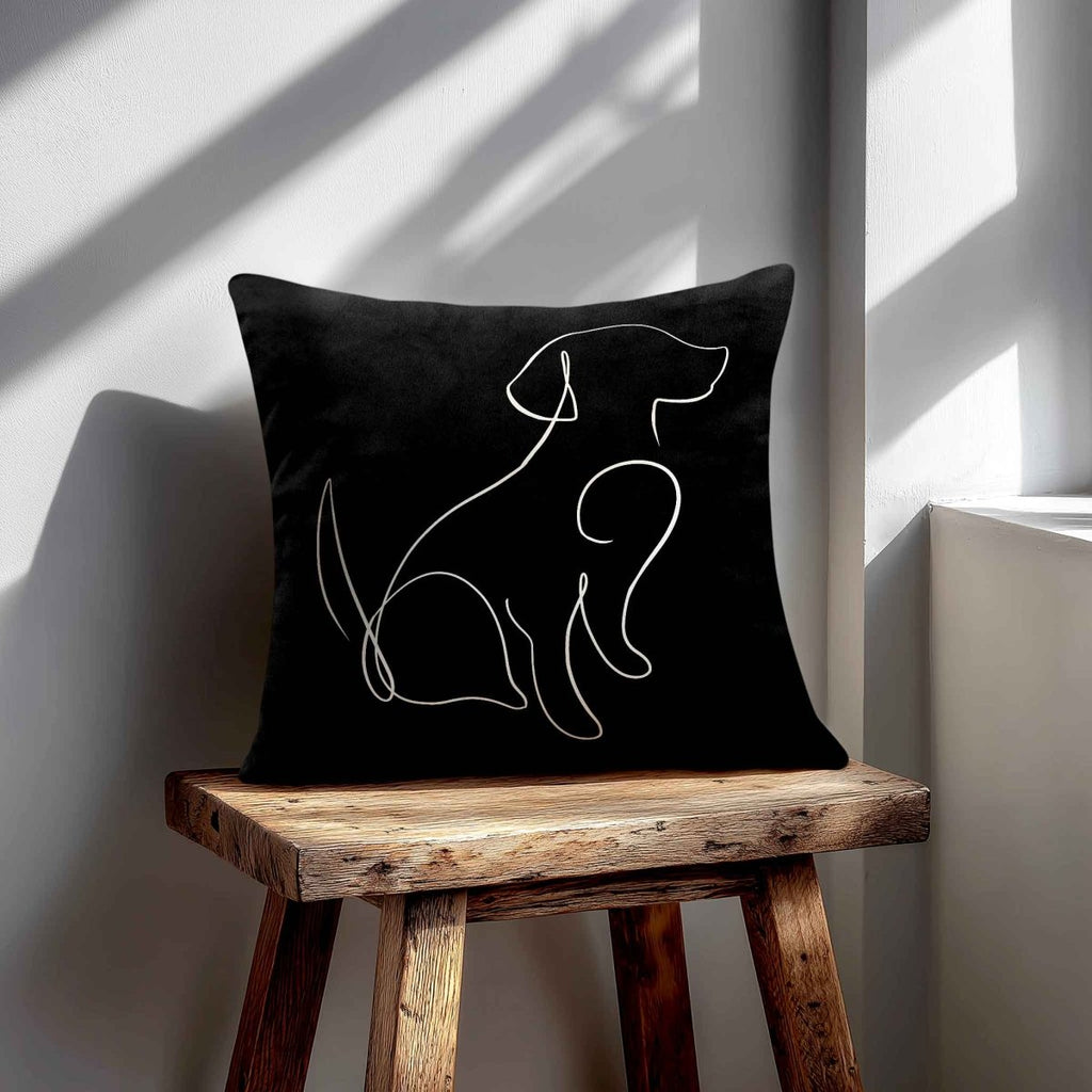 Dog | Sustainable Velvet Cushion - Black & White 40 x 40 cm Standard by Izabela Peters