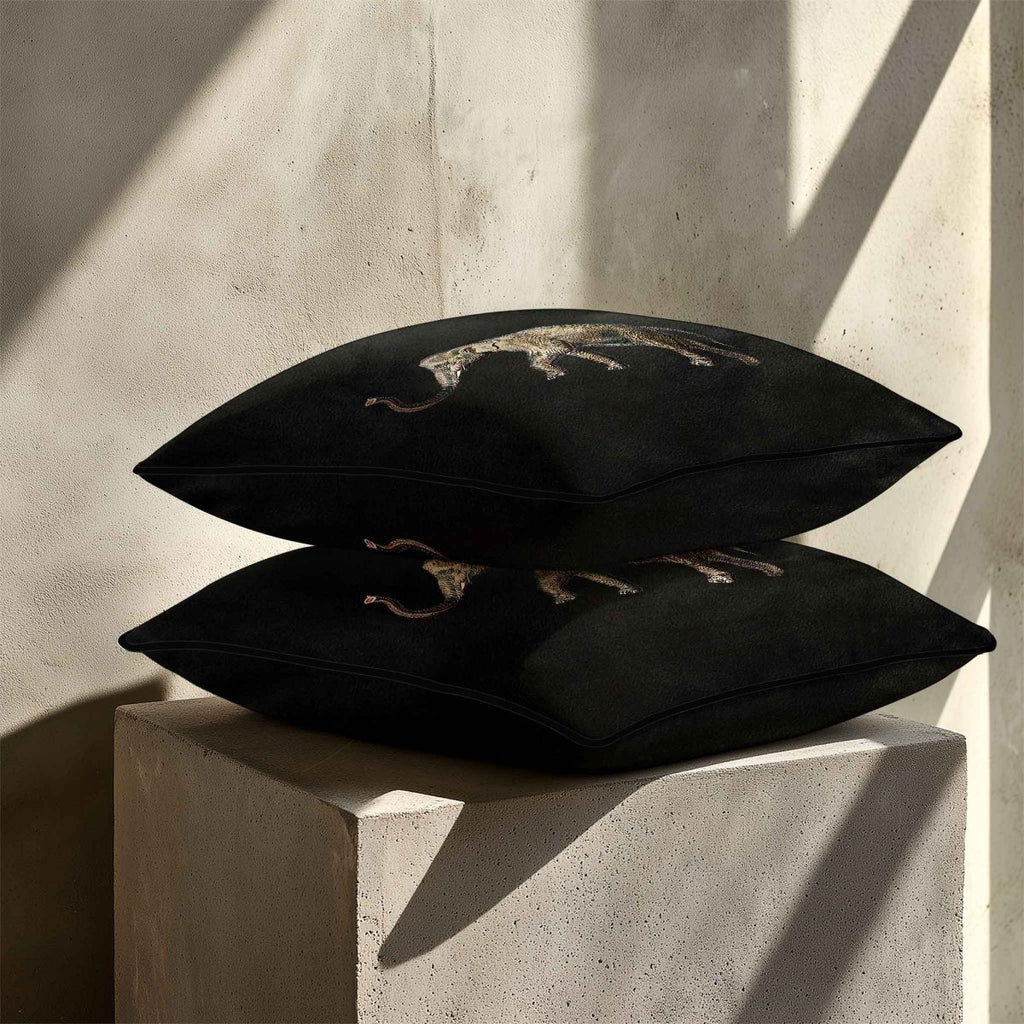 Elephant | Sustainable Velvet Cushion - Charcoal 40 x 40 cm Standard by Izabela Peters