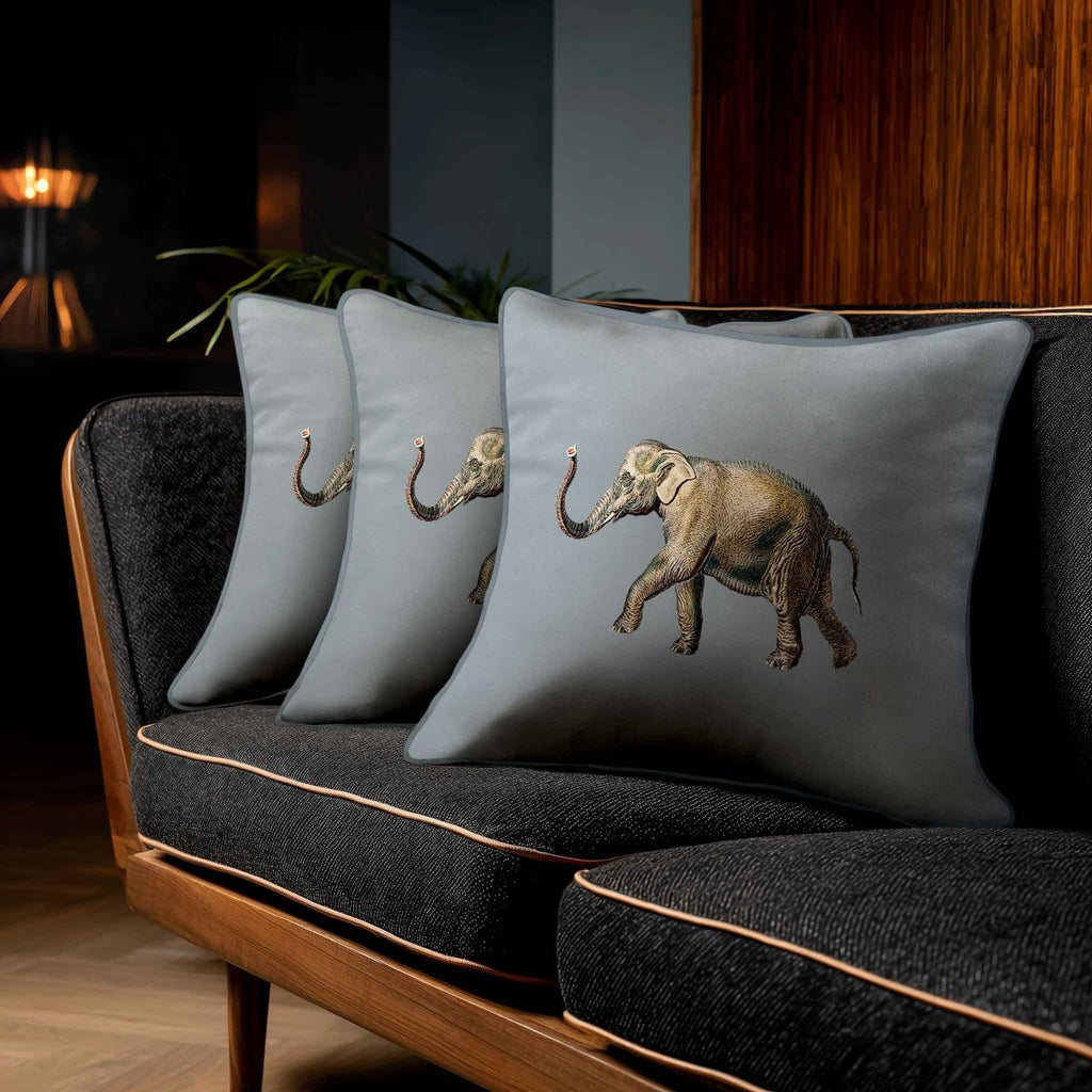 Elephant | Sustainable Velvet Cushion - French Grey 40 x 40 cm Standard by Izabela Peters