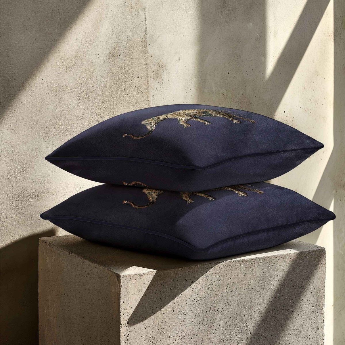 Elephant | Sustainable Velvet Cushion - Graphite 40 x 40 cm Standard by Izabela Peters