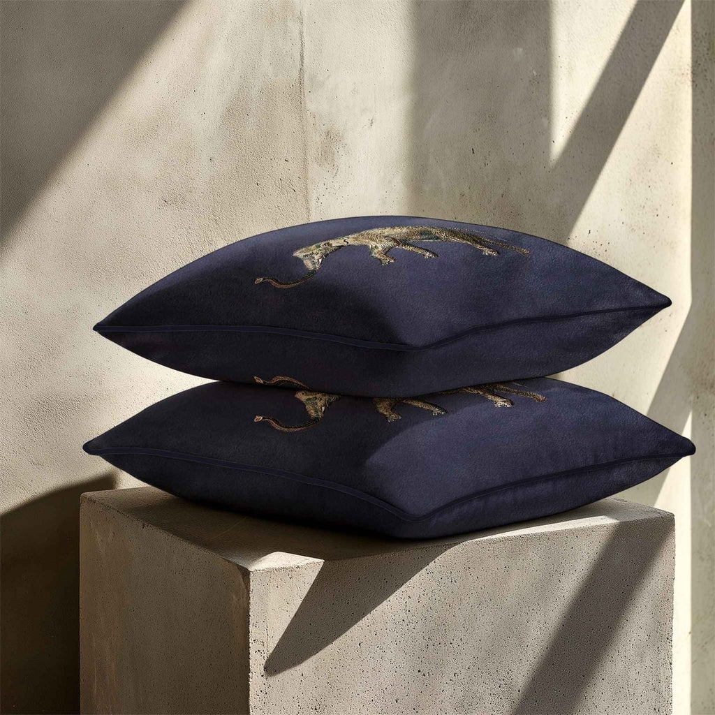Elephant | Sustainable Velvet Cushion - Graphite 40 x 40 cm Standard by Izabela Peters