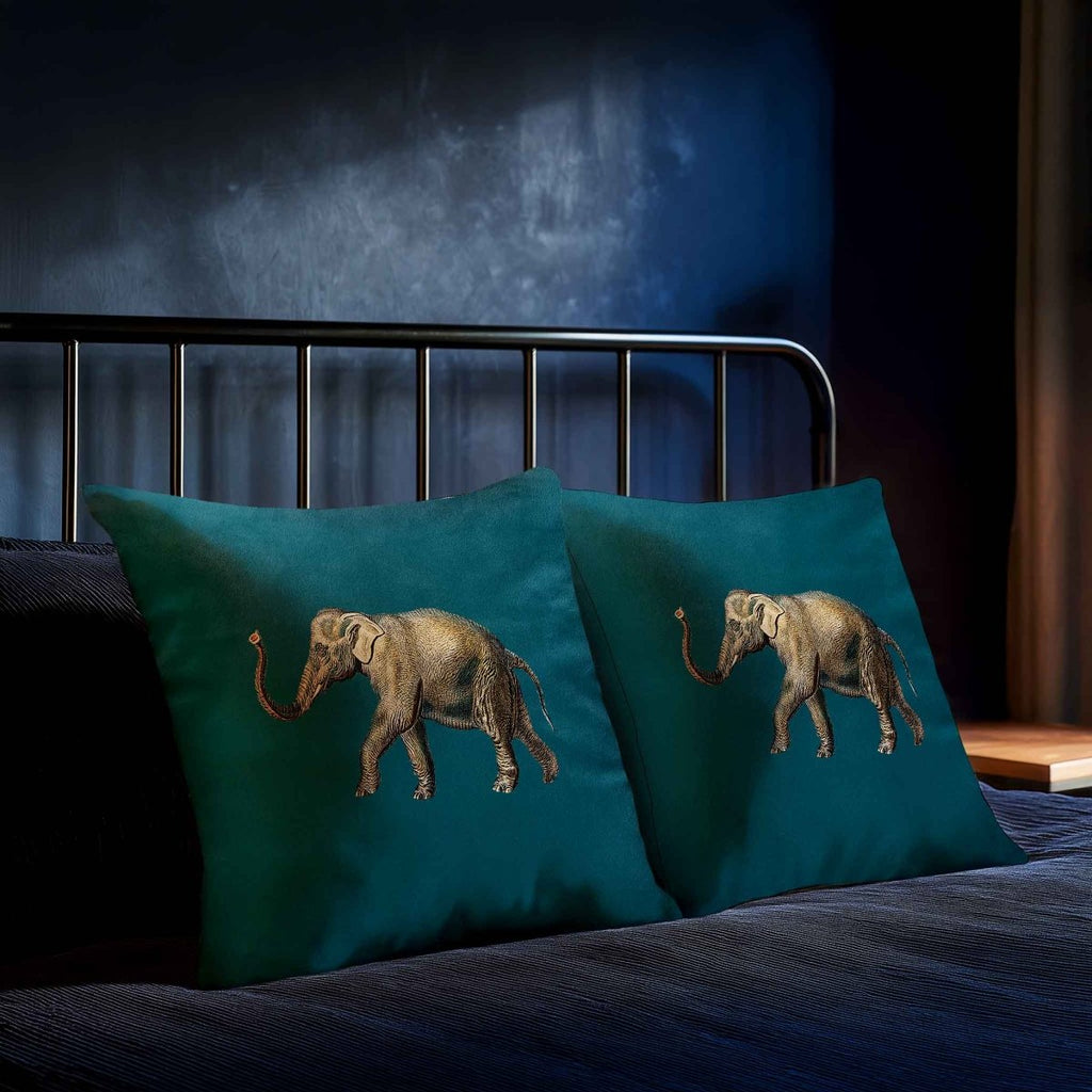 Elephant | Sustainable Velvet Cushion - Teal 40 x 40 cm Standard by Izabela Peters