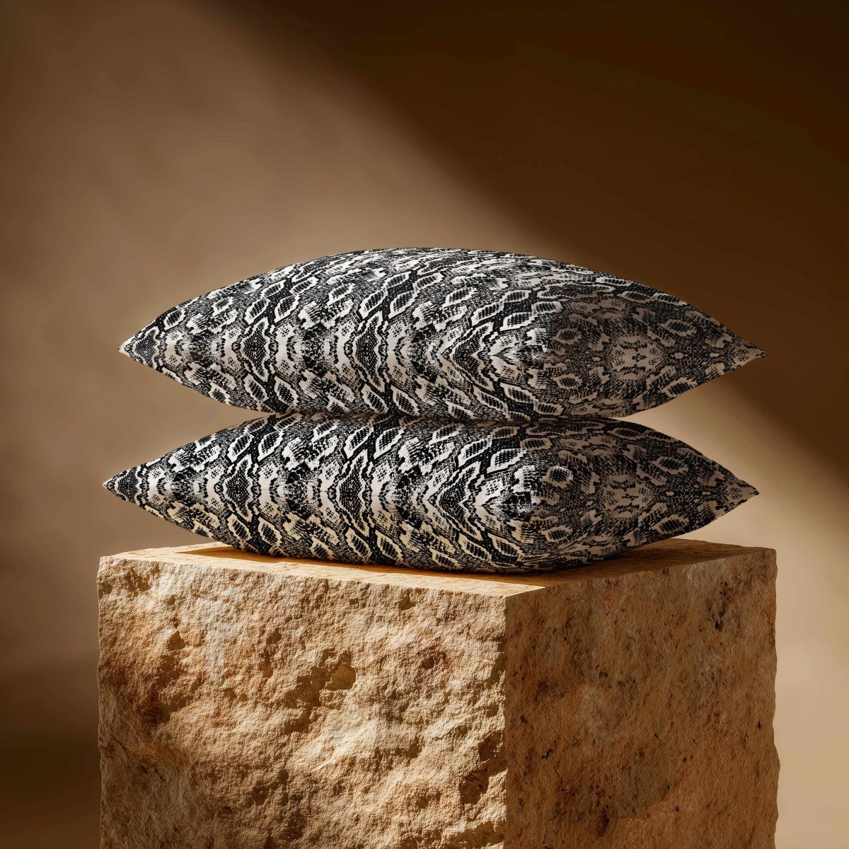 Exotic Snake | Sustainable Velvet Rectangle Cushion - White & Black 50 x 30 cm Standard by Izabela Peters