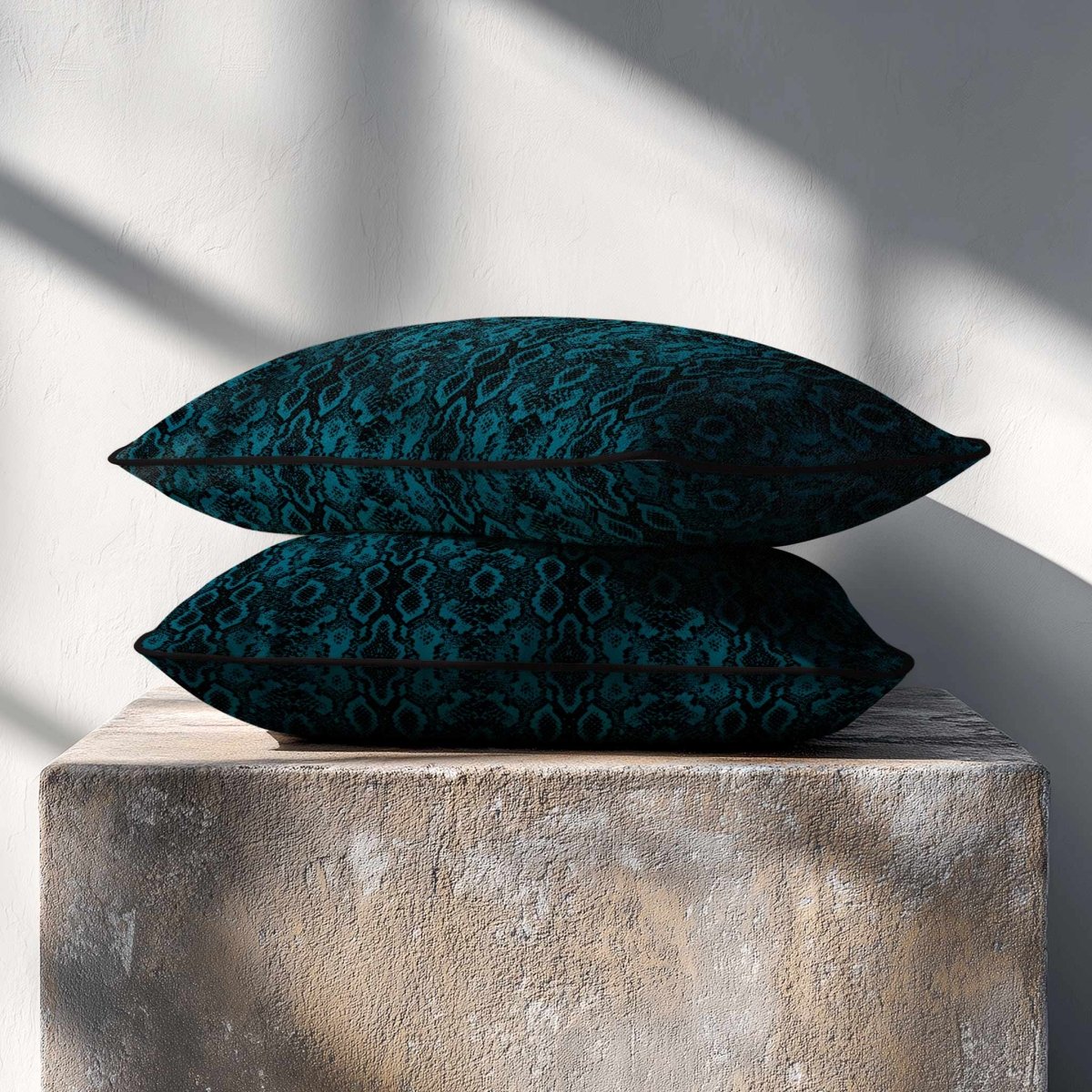 Exotic Snake | Sustainable Velvet Rectangle Cushion - Teal 50 x 30 cm Piped by Izabela Peters