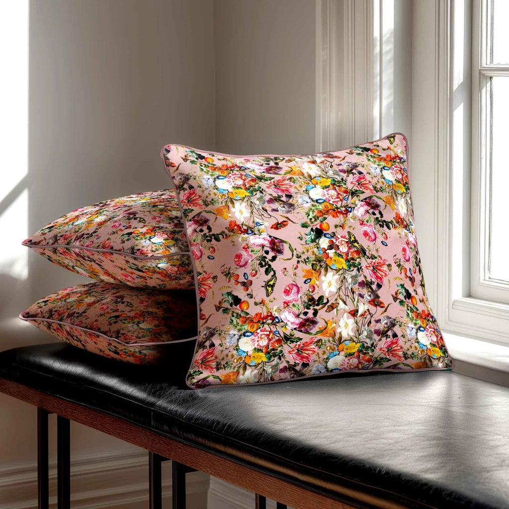 Floral Dream | Sustainable Velvet Cushion - Rosewater 40 x 40 cm Standard by Izabela Peters