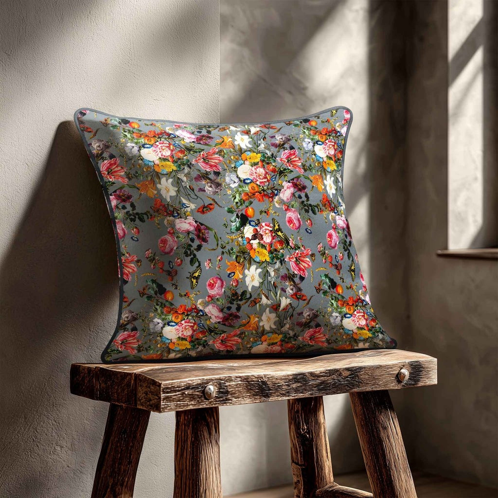 Floral Dream | Sustainable Velvet Cushion - French Grey 40 x 40 cm Standard by Izabela Peters