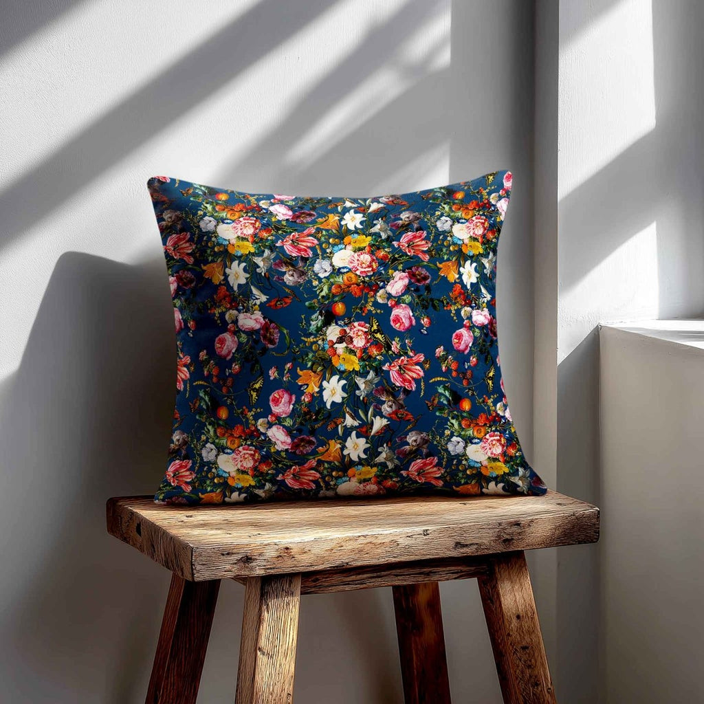 Floral Dream | Sustainable Velvet Cushion - Estate Blue 40 x 40 cm Standard by Izabela Peters