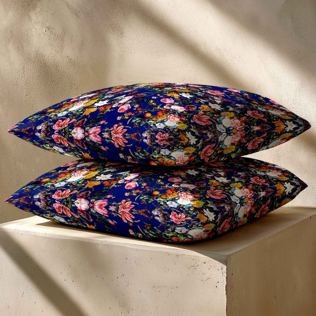 Floral Dream | Sustainable Velvet Cushion - Midnight 40 x 40 cm Standard by Izabela Peters