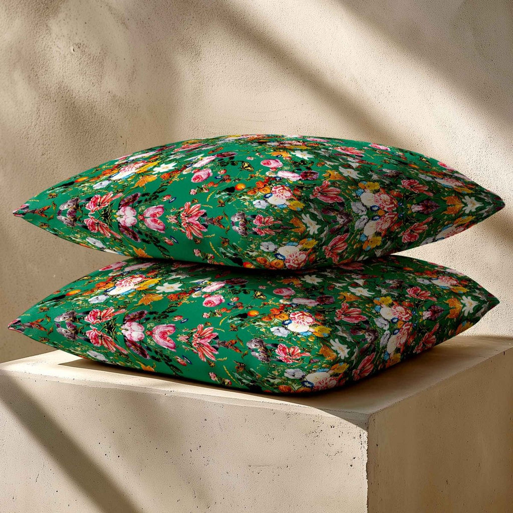 Floral Dream | Sustainable Velvet Cushion - Emerald Green 40 x 40 cm Standard by Izabela Peters