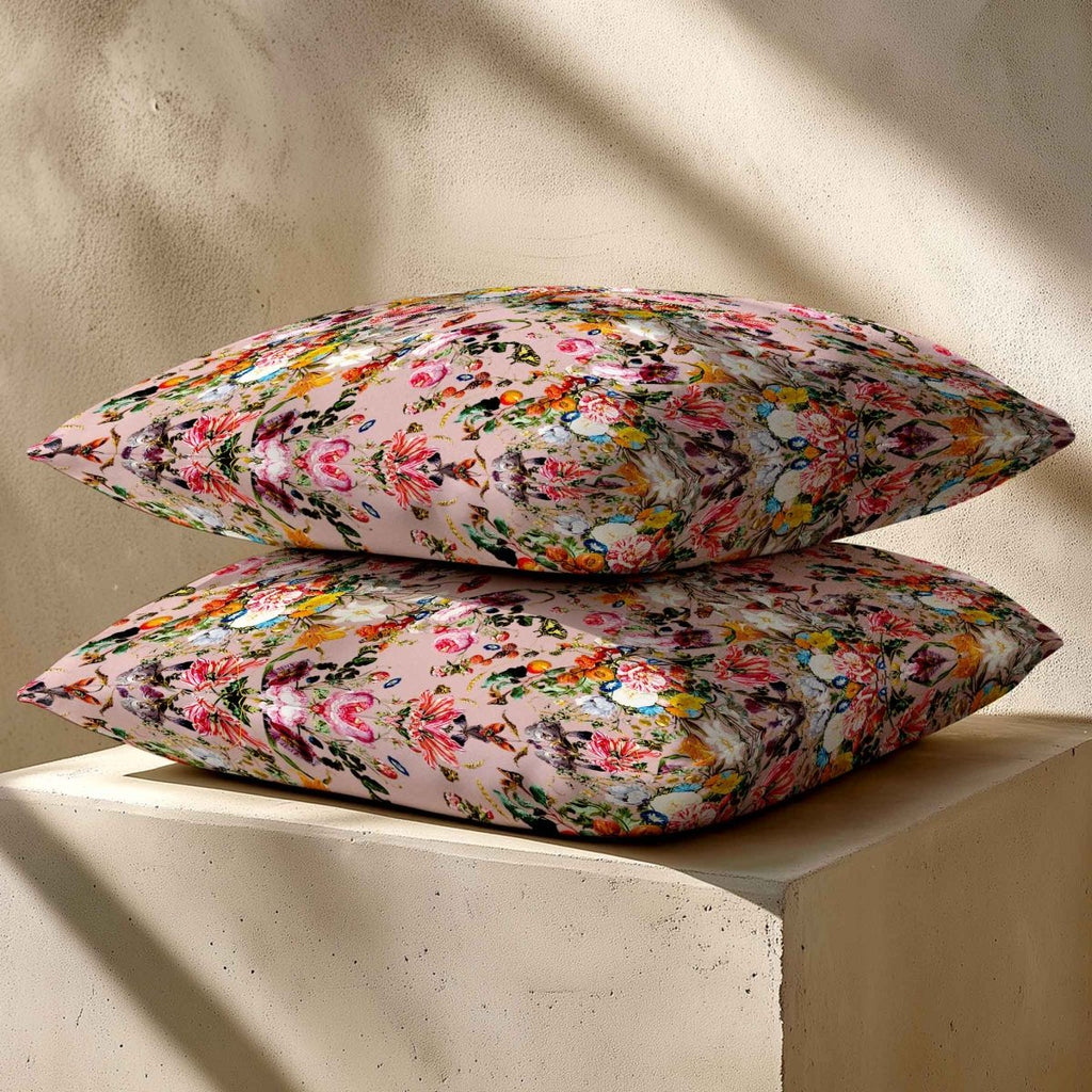 Floral Dream | Sustainable Velvet Cushion - Rosewater 40 x 40 cm Standard by Izabela Peters