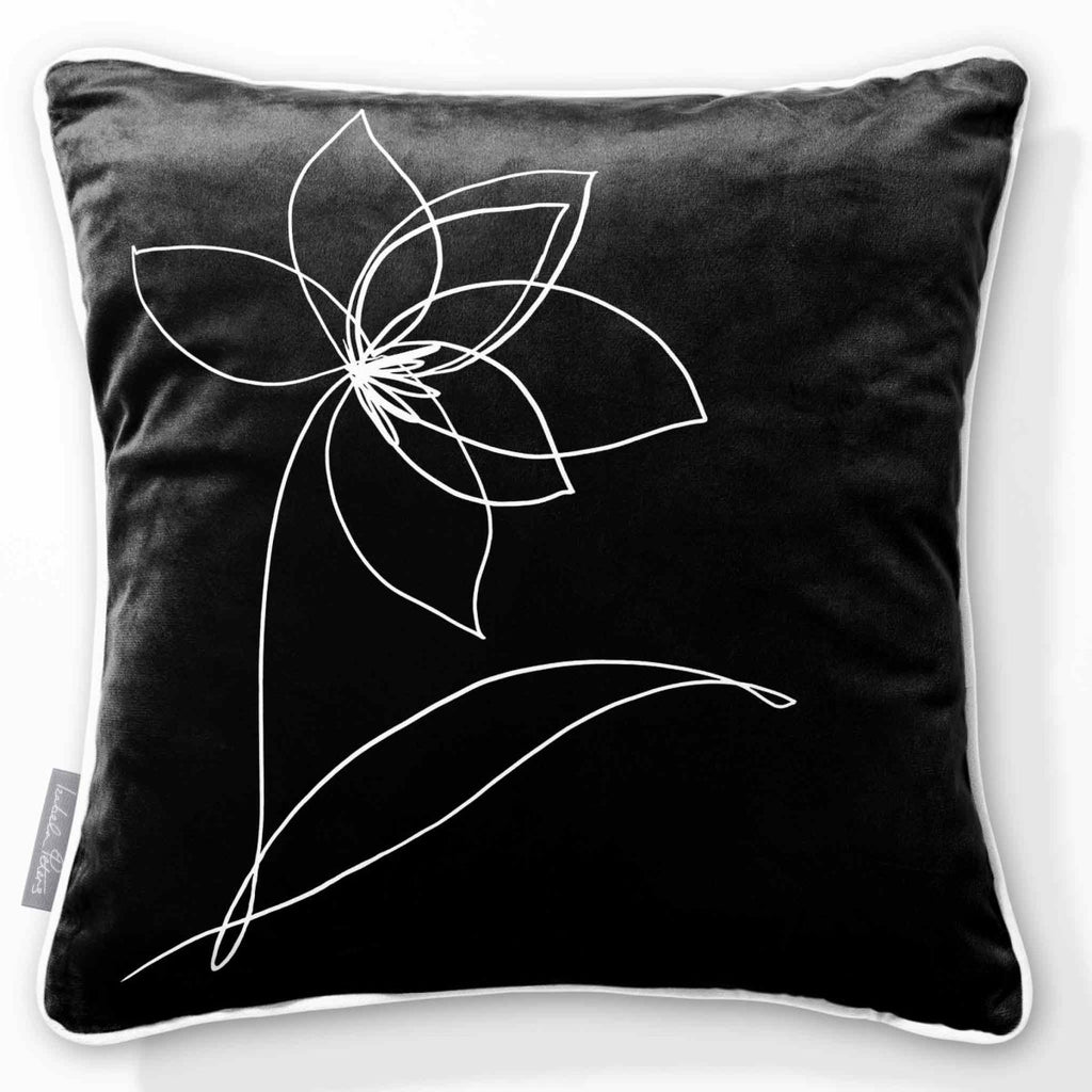 Flower | Sustainable Velvet Cushion - Black & White 40 x 40 cm Piped by Izabela Peters
