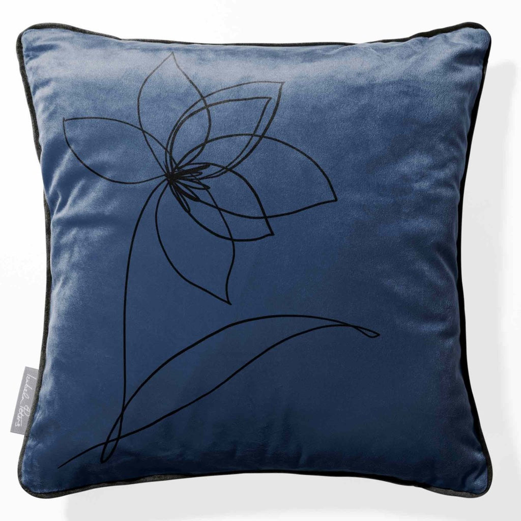 Flower | Sustainable Velvet Cushion - Emerald Green 40 x 40 cm Standard by Izabela Peters