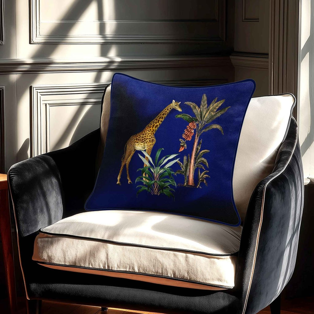 Giraffe | Sustainable Velvet Cushion - Midnight 40 x 40 cm Standard by Izabela Peters