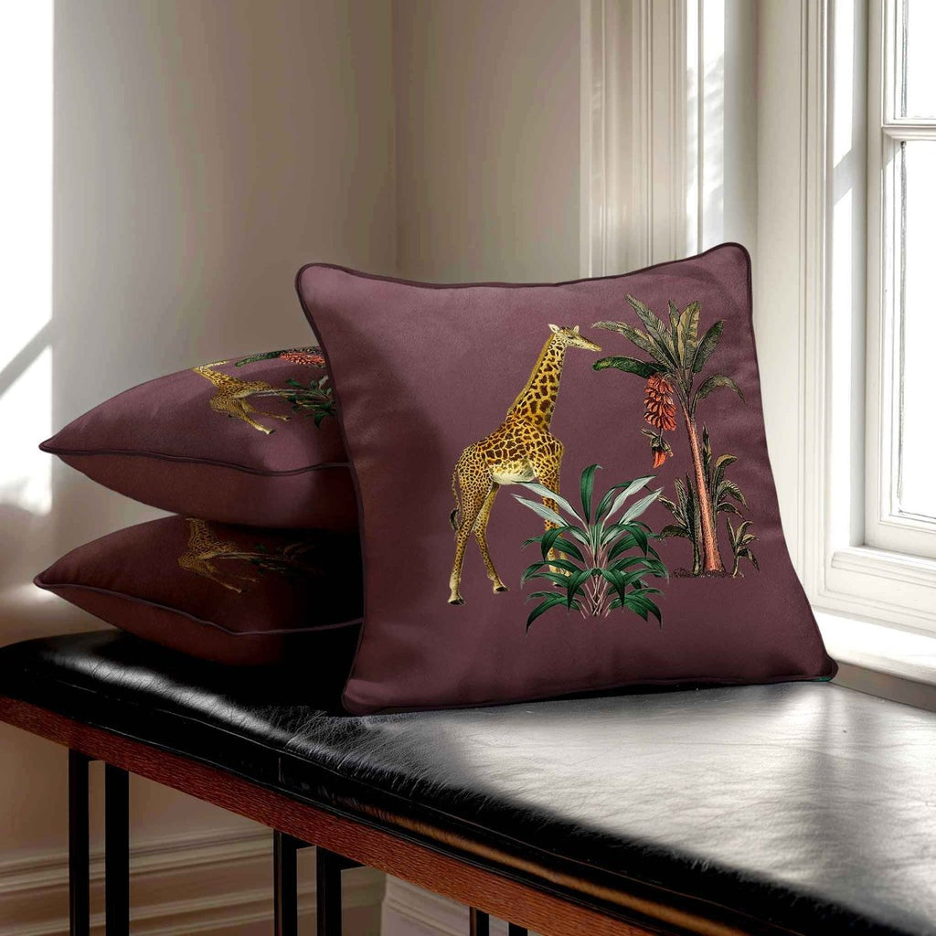 Giraffe | Sustainable Velvet Cushion - Italian Grape 40 x 40 cm Standard by Izabela Peters