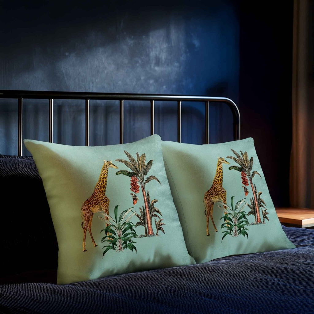 Giraffe | Sustainable Velvet Cushion - Blue Surf 40 x 40 cm Standard by Izabela Peters