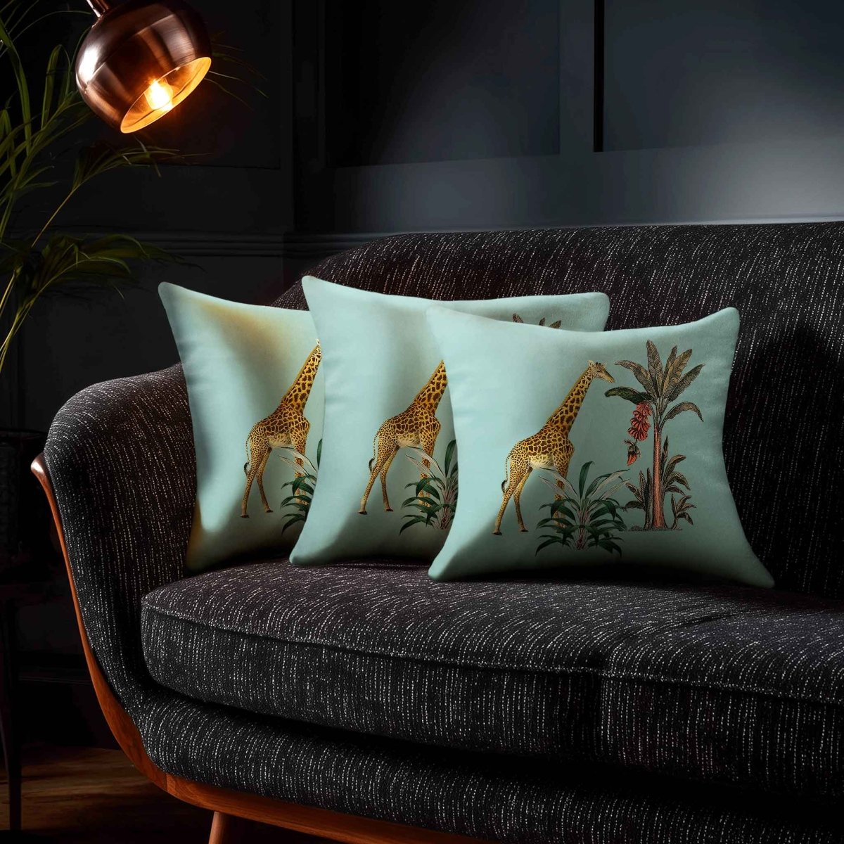 Giraffe | Sustainable Velvet Cushion - Blue Surf 40 x 40 cm Standard by Izabela Peters