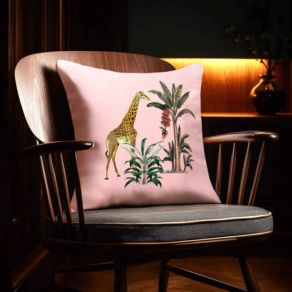 Giraffe | Sustainable Velvet Cushion - Rosewater 40 x 40 cm Standard by Izabela Peters