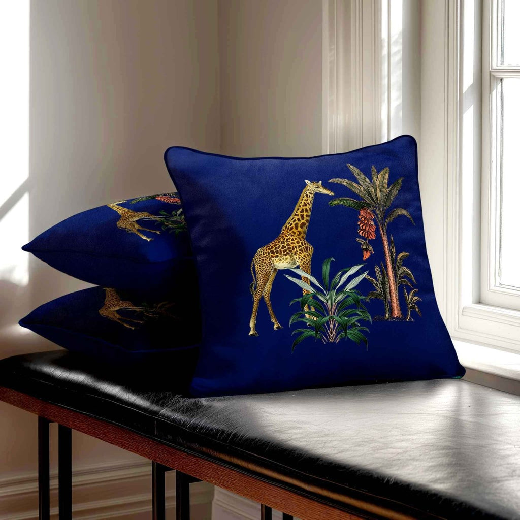 Giraffe | Sustainable Velvet Cushion - Midnight 40 x 40 cm Standard by Izabela Peters
