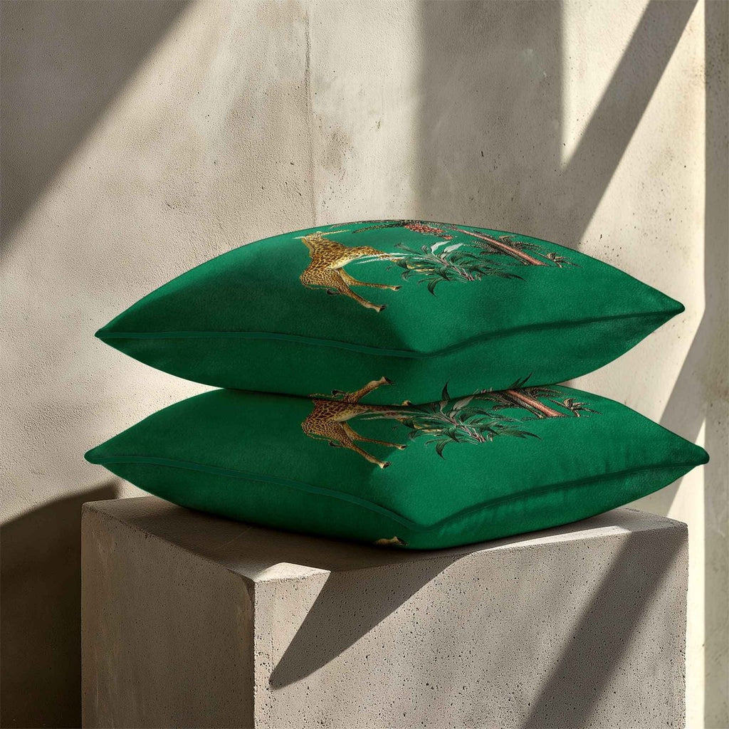 Giraffe | Sustainable Velvet Cushion - Emerald Green 40 x 40 cm Standard by Izabela Peters
