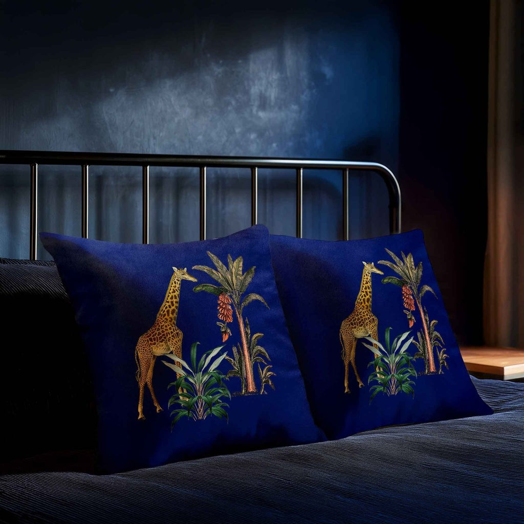 Giraffe | Sustainable Velvet Cushion - Midnight 40 x 40 cm Standard by Izabela Peters