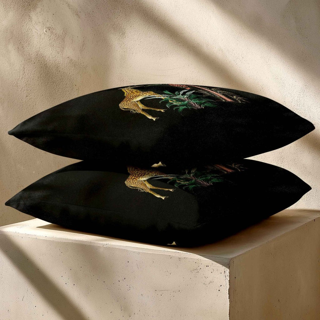 Giraffe | Sustainable Velvet Cushion - Charcoal 40 x 40 cm Standard by Izabela Peters