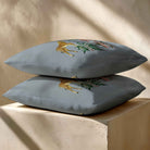 Giraffe | Sustainable Velvet Cushion - French Grey 40 x 40 cm Standard by Izabela Peters