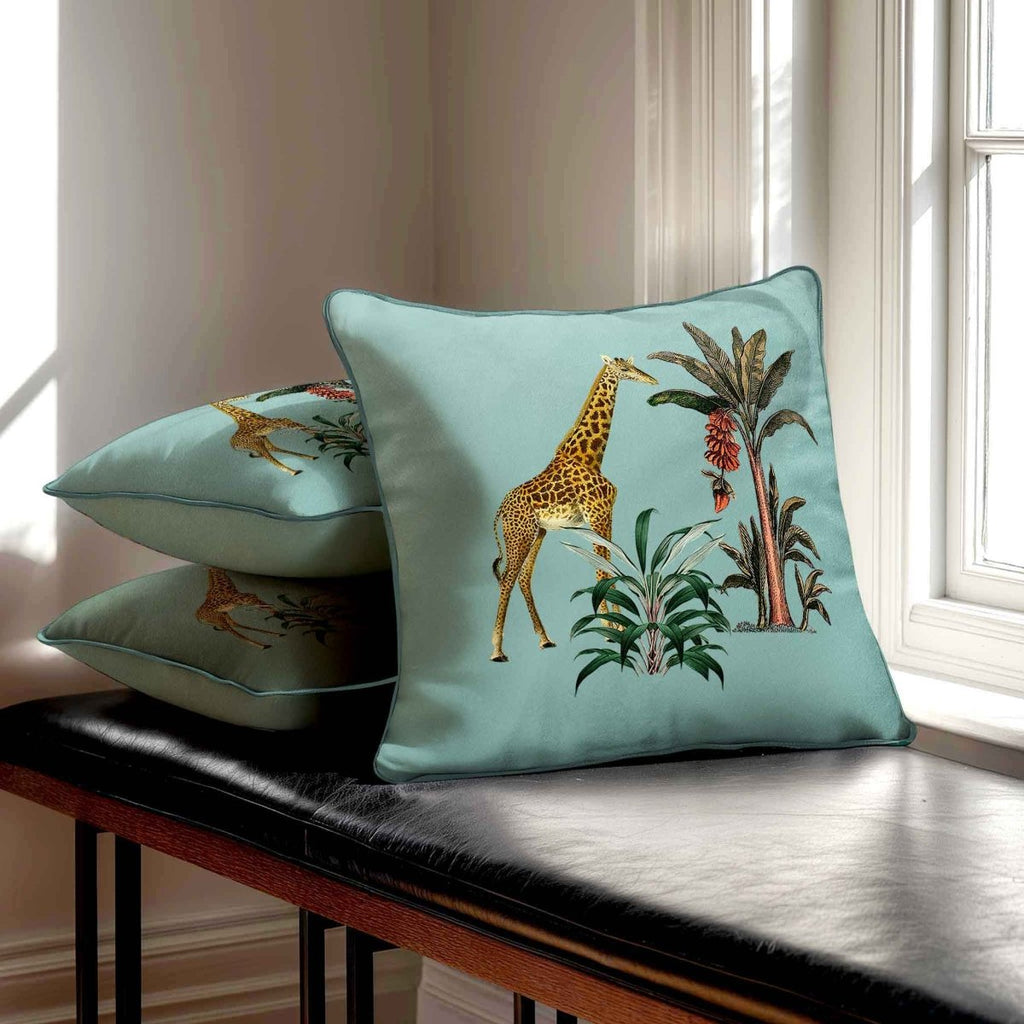 Giraffe | Sustainable Velvet Cushion - Blue Surf 40 x 40 cm Standard by Izabela Peters
