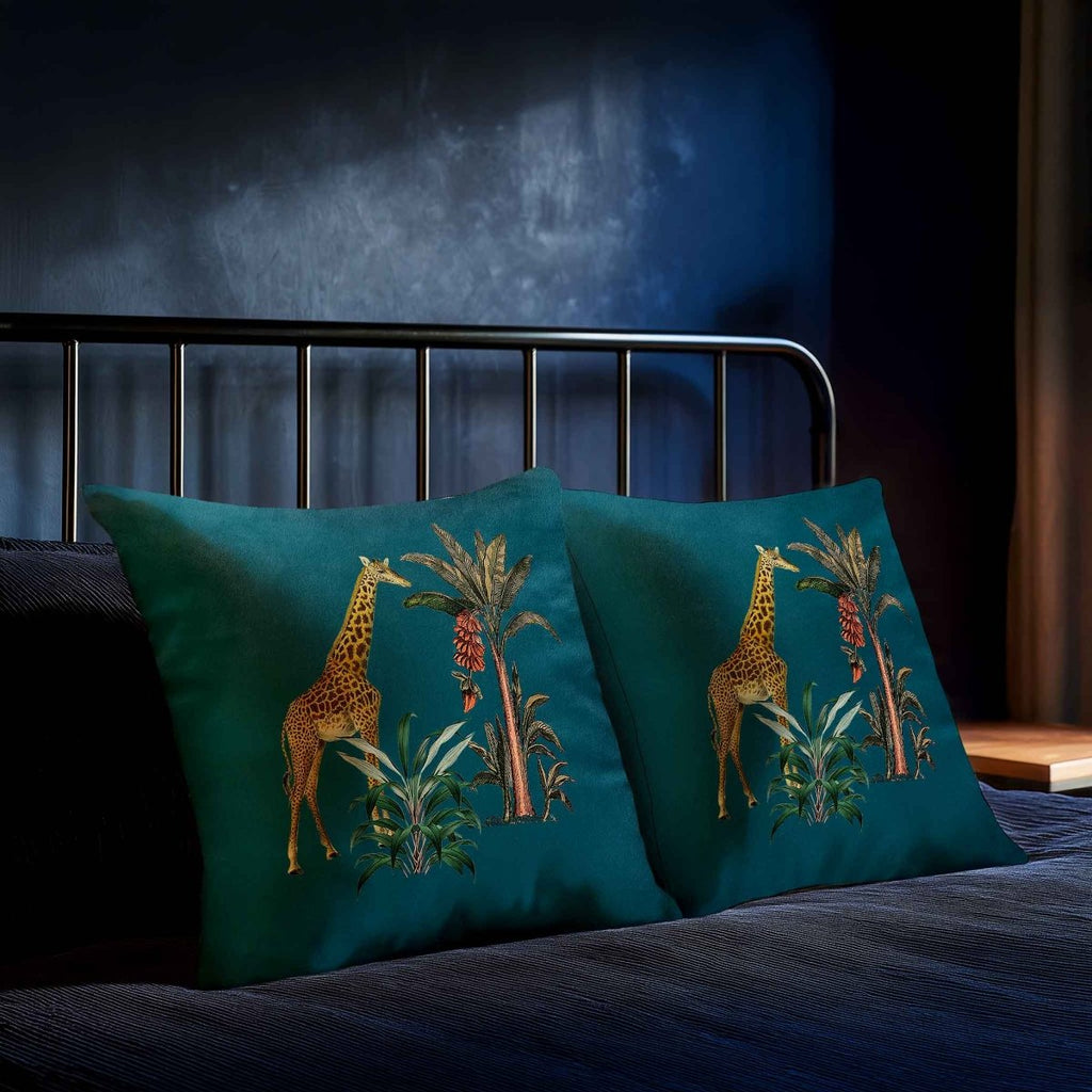 Giraffe | Sustainable Velvet Cushion - Teal 40 x 40 cm Standard by Izabela Peters