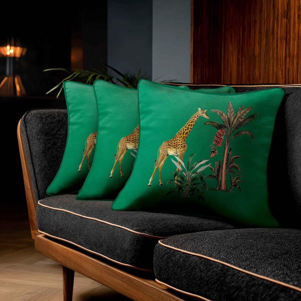 Giraffe | Sustainable Velvet Cushion - Emerald Green 40 x 40 cm Piped by Izabela Peters