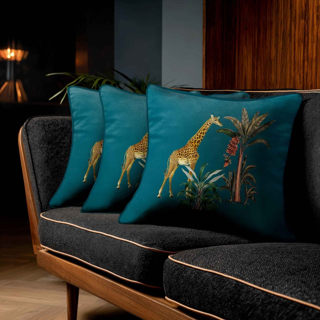 Giraffe | Sustainable Velvet Cushion - Teal 40 x 40 cm Standard by Izabela Peters