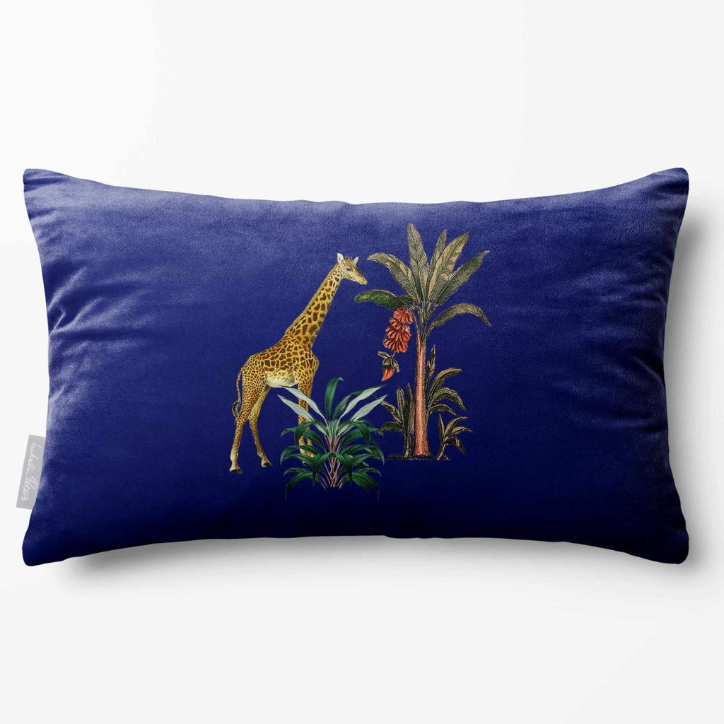 Giraffe | Sustainable Velvet Rectangle Cushion - Midnight 50 x 30 cm Standard by Izabela Peters
