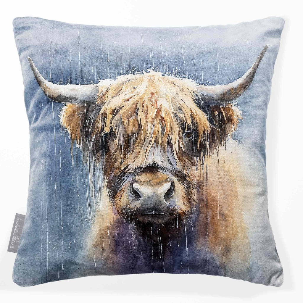 Highland Cow | Sustainable Velvet Cushion - 40 x 40 cm Standard by Izabela Peters