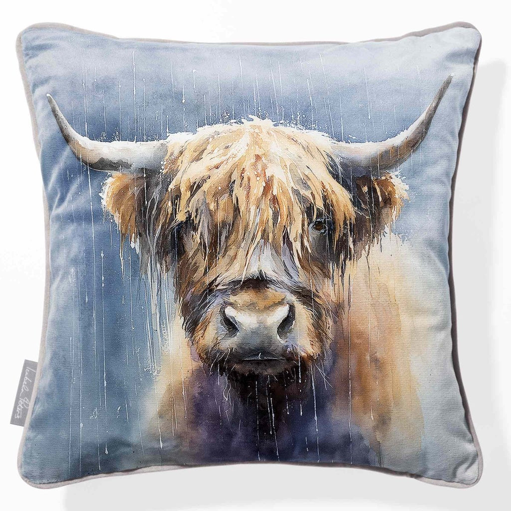 Highland Cow | Sustainable Velvet Cushion - 40 x 40 cm Piped by Izabela Peters