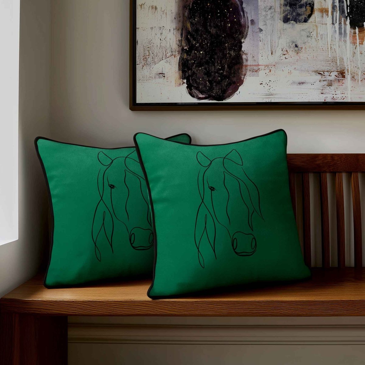Horse | Sustainable Velvet Cushion - Emerald Green 40 x 40 cm Standard by Izabela Peters