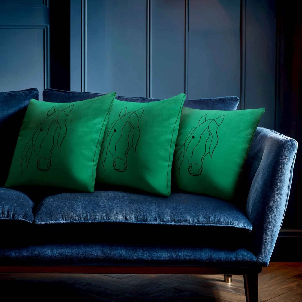 Horse | Sustainable Velvet Cushion - Emerald Green 40 x 40 cm Standard by Izabela Peters