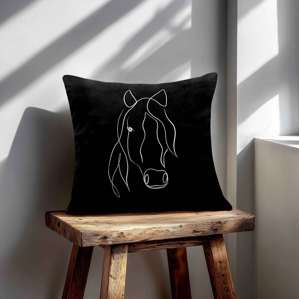 Horse | Sustainable Velvet Cushion - Black & White 40 x 40 cm Standard by Izabela Peters