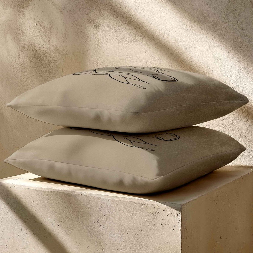 Horse | Sustainable Velvet Cushion - Taupe 40 x 40 cm Standard by Izabela Peters