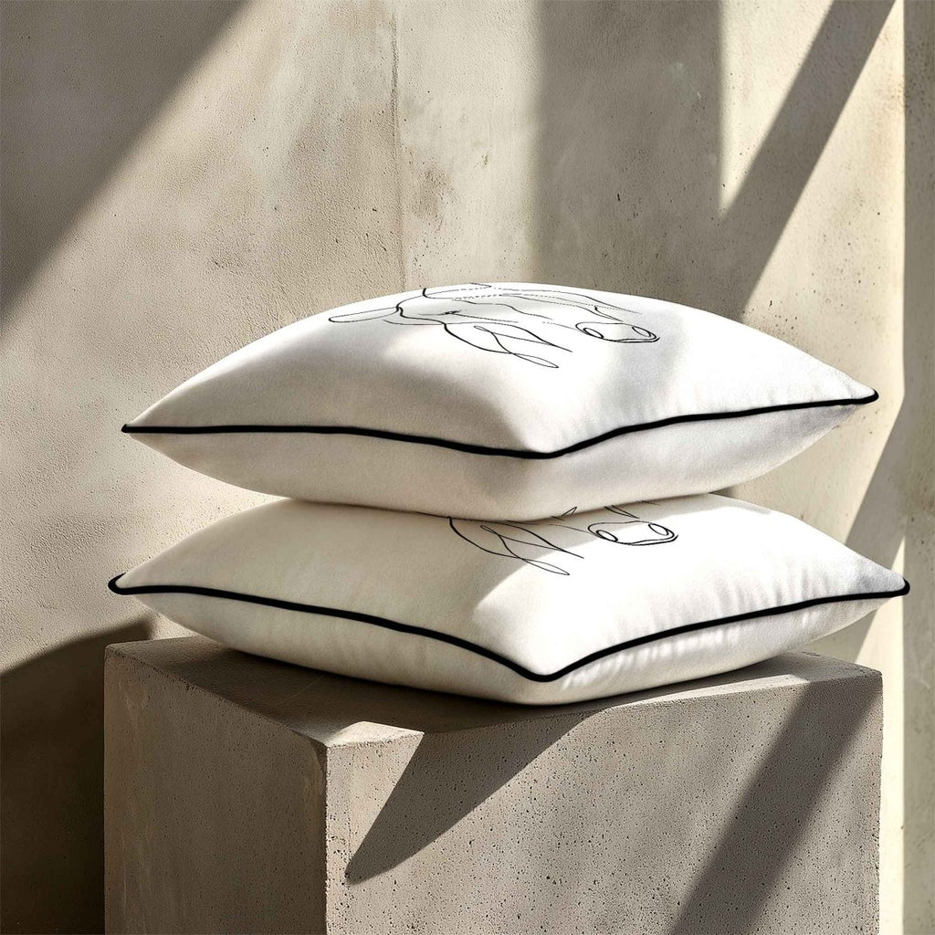 Horse | Sustainable Velvet Cushion - White & Black 40 x 40 cm Standard by Izabela Peters