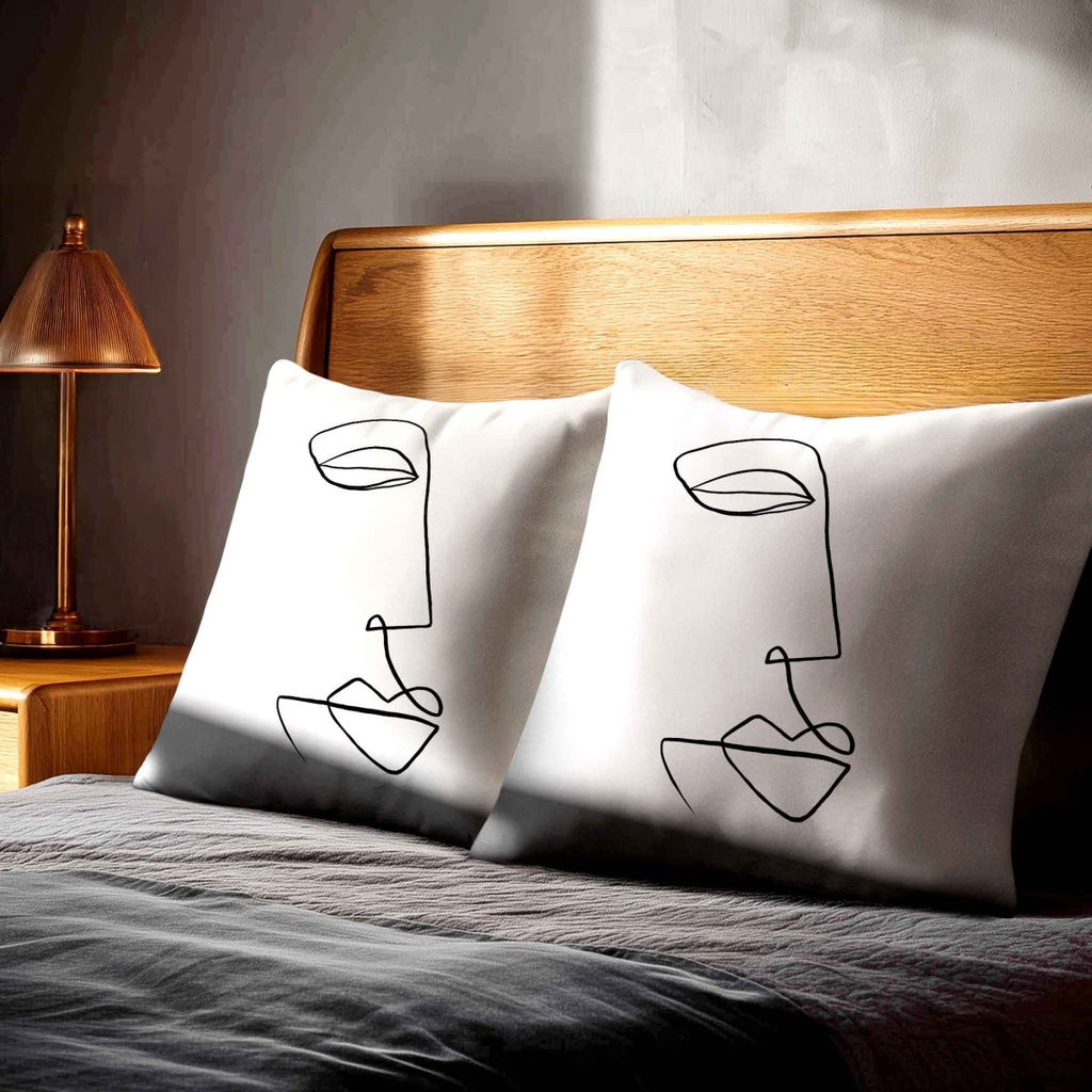 Joyful Face | Sustainable Velvet Cushion - White & Black 40 x 40 cm Standard by Izabela Peters