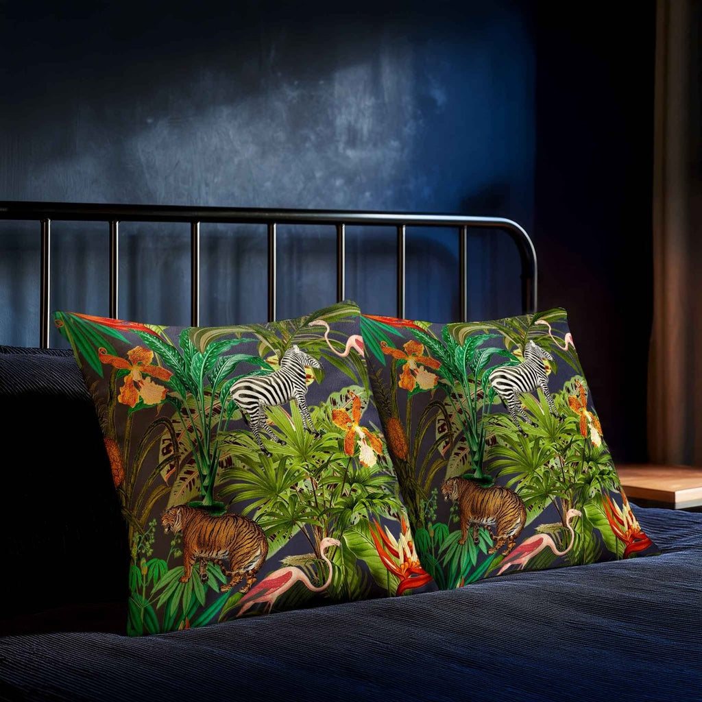 Jungle Fusion | Sustainable Velvet Cushion - Graphite 40 x 40 cm Standard by Izabela Peters