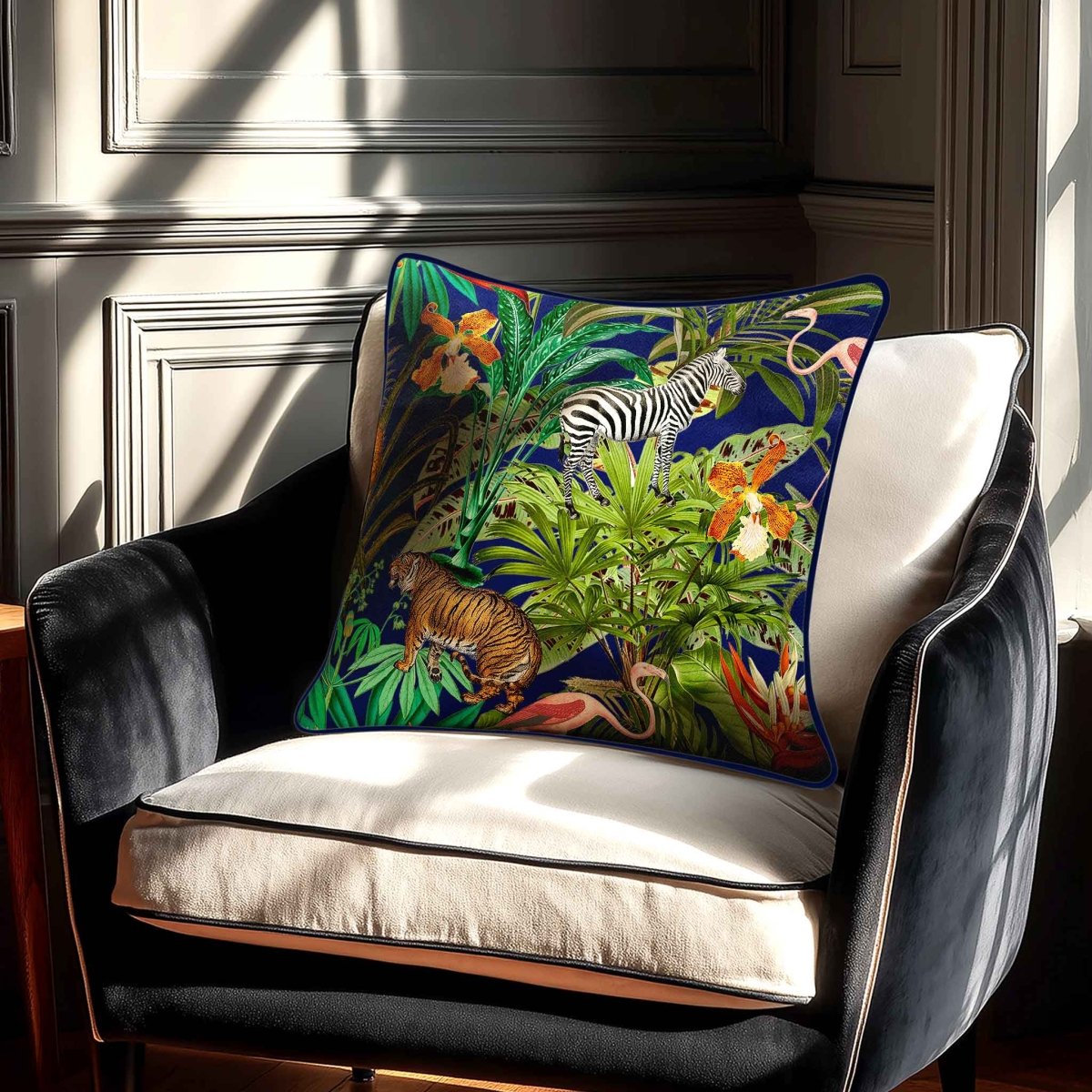 Jungle Fusion | Sustainable Velvet Cushion - Midnight 40 x 40 cm Standard by Izabela Peters
