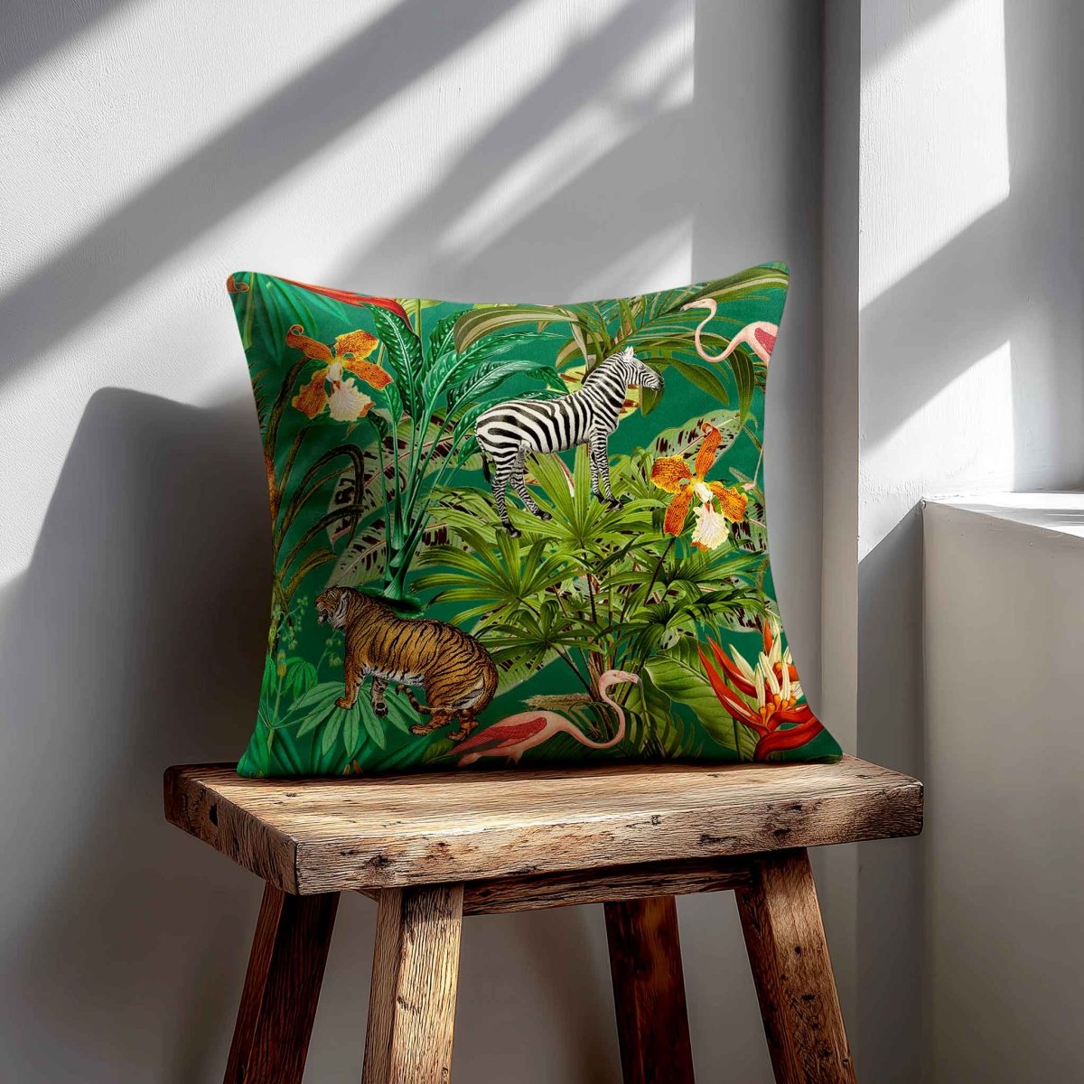 Jungle Fusion | Sustainable Velvet Cushion - Emerald Green 40 x 40 cm Standard by Izabela Peters