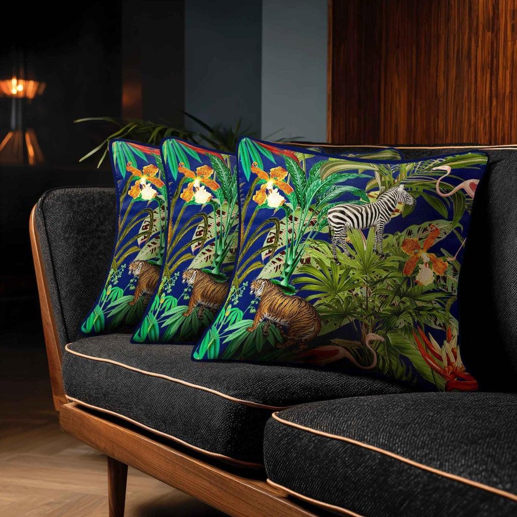 Jungle Fusion | Sustainable Velvet Cushion - Midnight 40 x 40 cm Standard by Izabela Peters