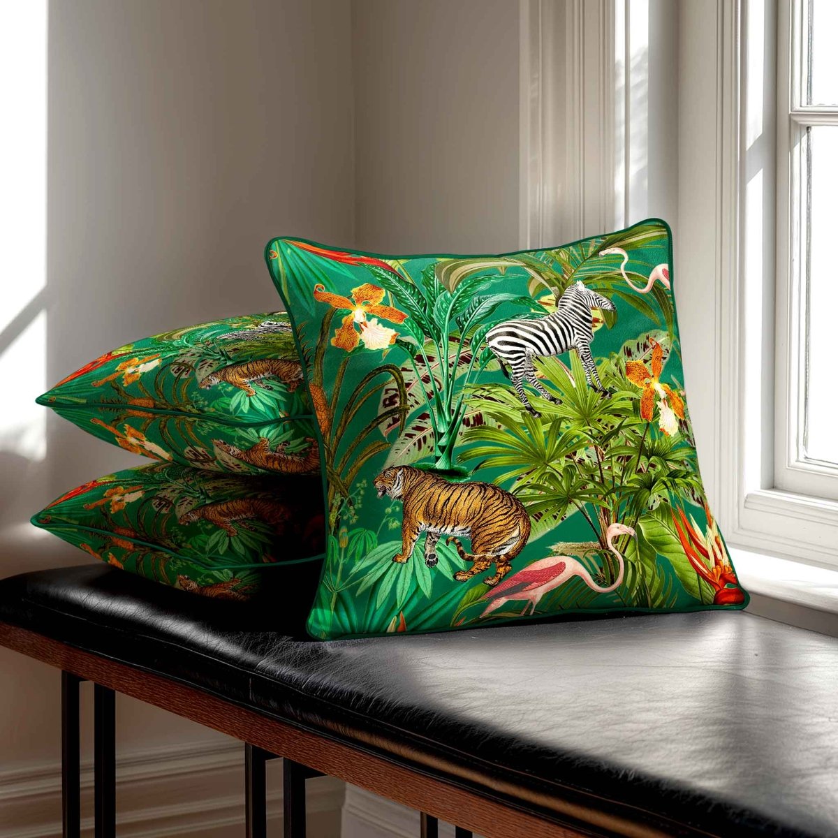 Jungle Fusion | Sustainable Velvet Cushion - Emerald Green 40 x 40 cm Standard by Izabela Peters