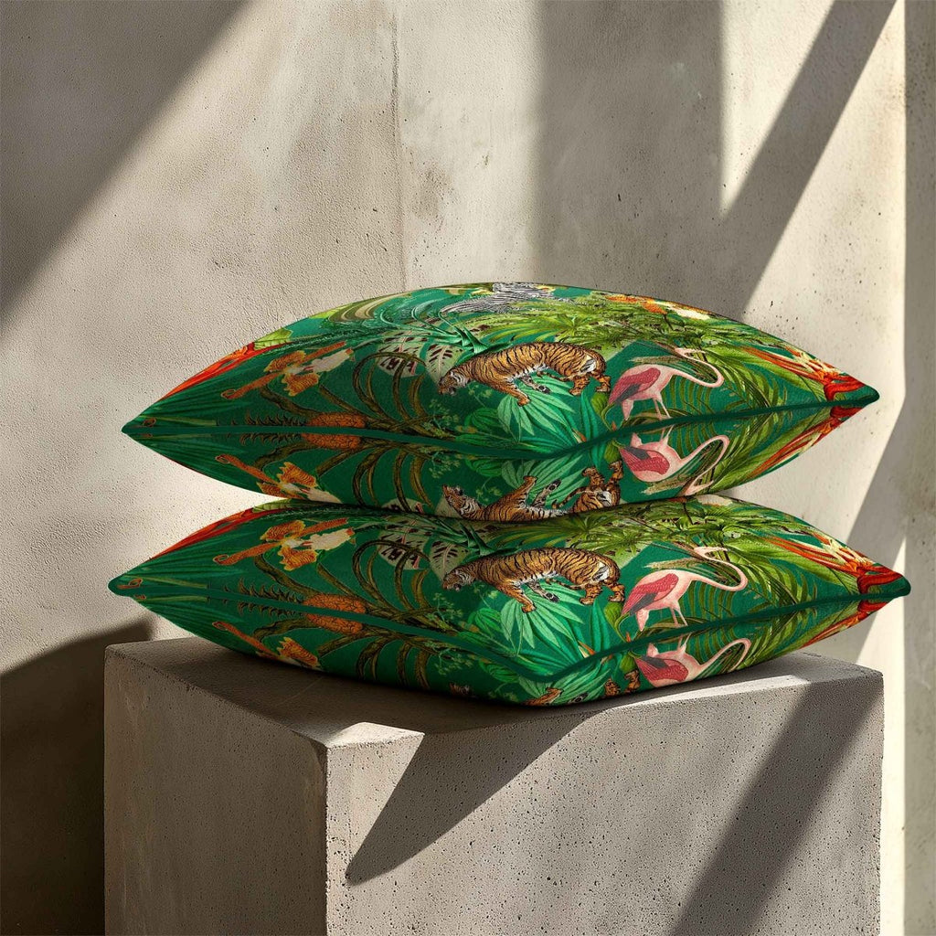 Jungle Fusion | Sustainable Velvet Cushion - Emerald Green 40 x 40 cm Standard by Izabela Peters