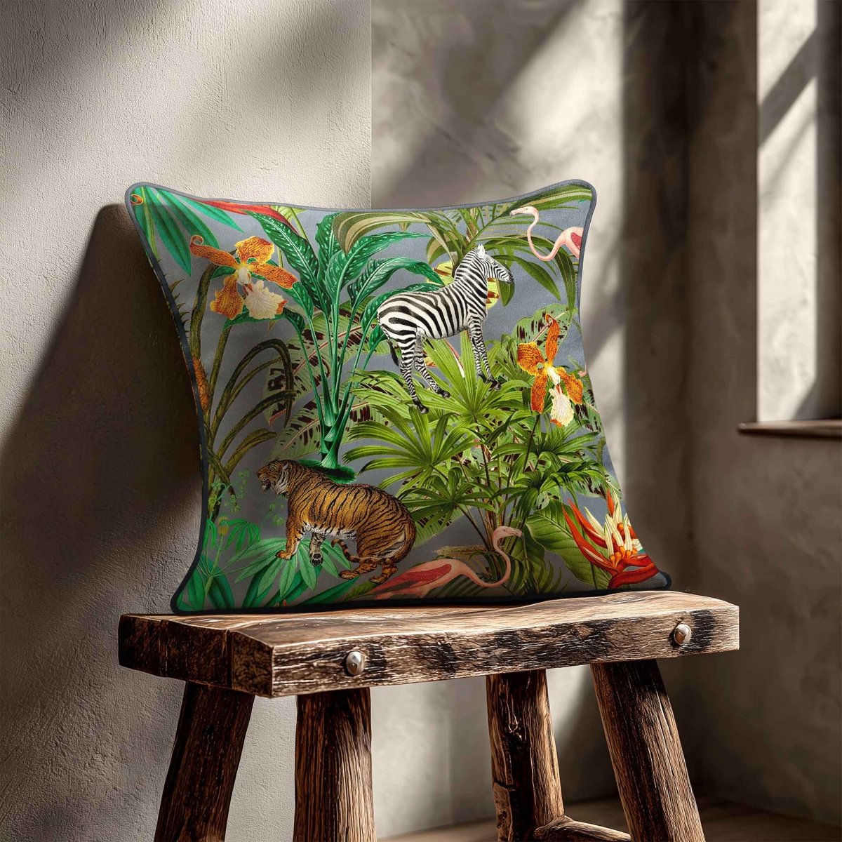 Jungle Fusion | Sustainable Velvet Cushion - French Grey 40 x 40 cm Standard by Izabela Peters