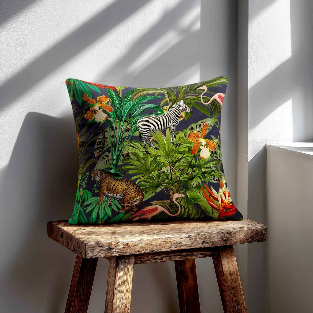 Jungle Fusion | Sustainable Velvet Cushion - Graphite 40 x 40 cm Standard by Izabela Peters