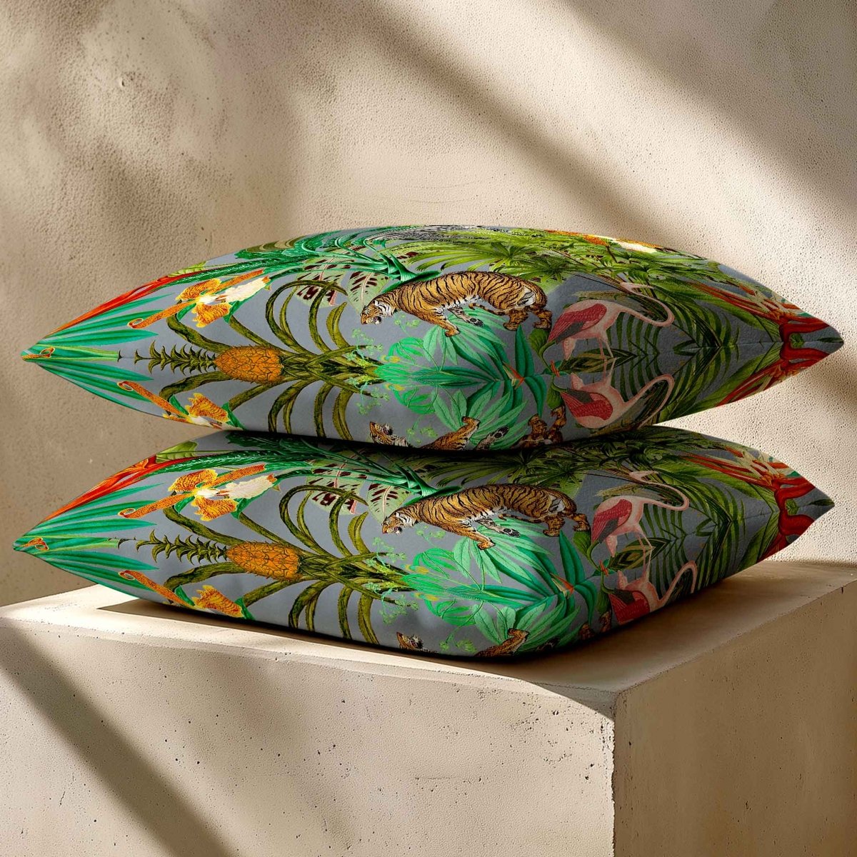 Jungle Fusion | Sustainable Velvet Cushion - French Grey 40 x 40 cm Standard by Izabela Peters